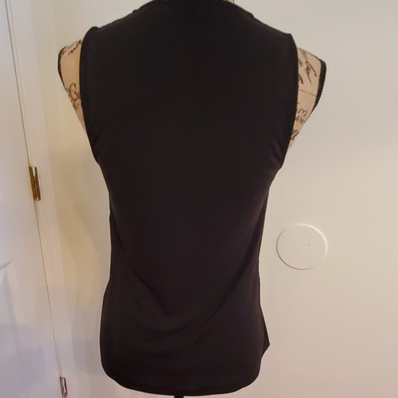 Banana Republic sleeveless shell - Picture 3 of 4